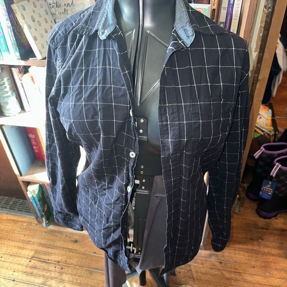 Gap black & white checked button down S shirt